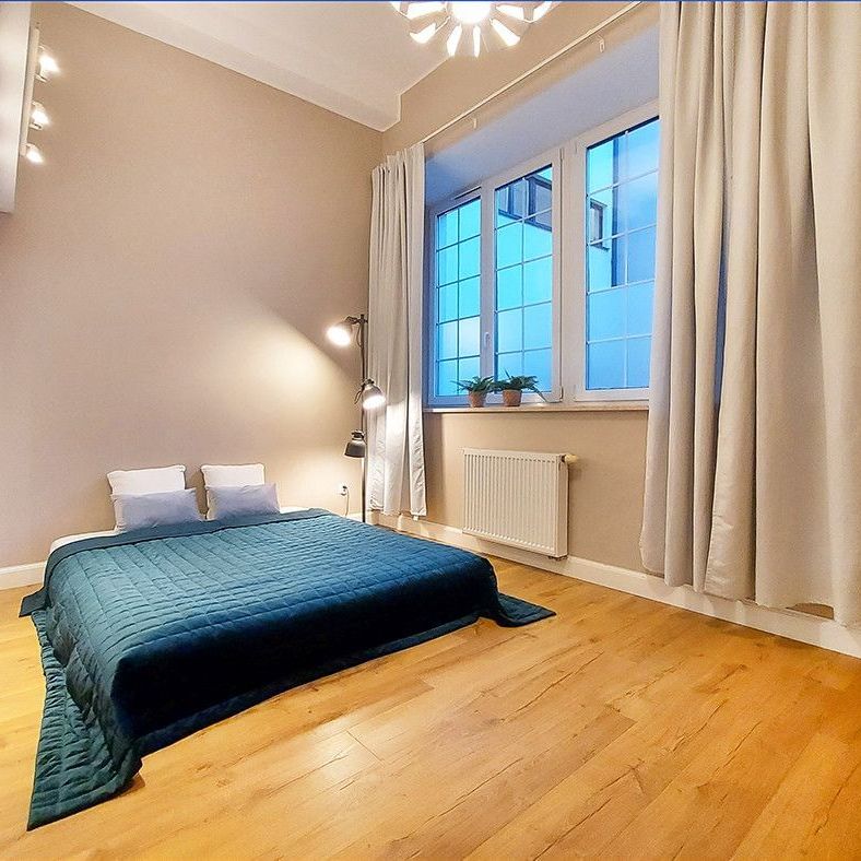 Klimatyczne, wysokie 3 pokoje z antresolą 76.6 m² - Photo 1