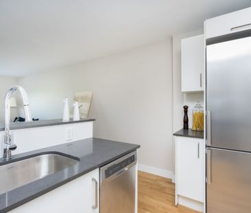 111 Lawton Boulevard - Photo 3