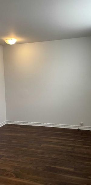 4 1/2 À LOUER, POINTE AUX TREMBLES, 1ER AVRIL - Photo 1