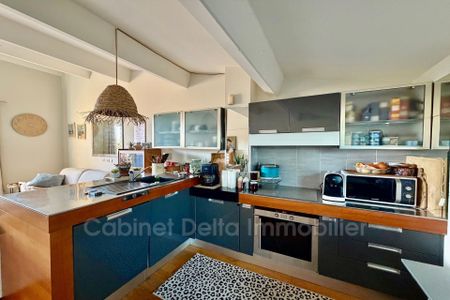 Location Appartement 2 pièces 80m² SANARY SUR MER 83110 - Photo 3