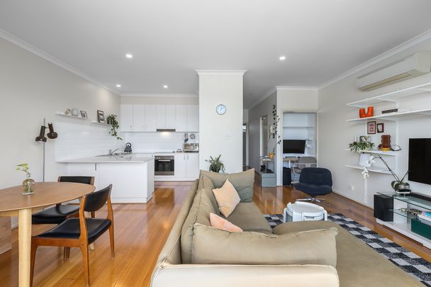 Charming In Leafy O'Connor - Photo 1