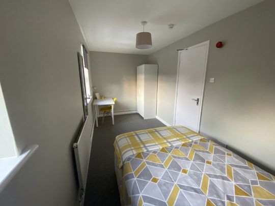 1 bed Apartment for Rent - Photo 1