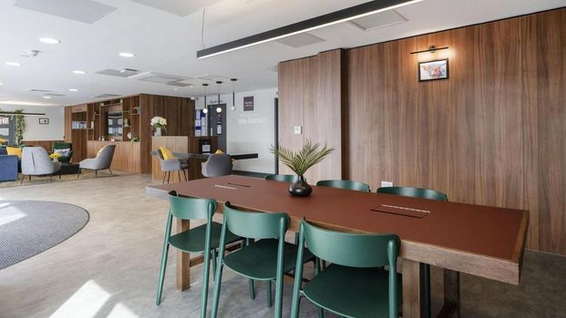 Studio to rent - Photo 1