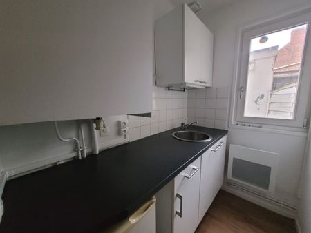 Location Appartement 1 pièce 25m² VALENCIENNES 59300 - Photo 2