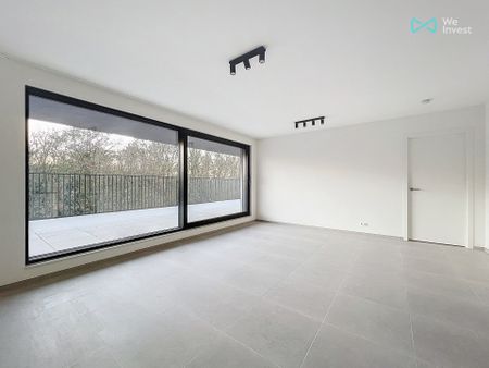 Appartement met twee slaapkamers in Schaarbeek - Photo 2