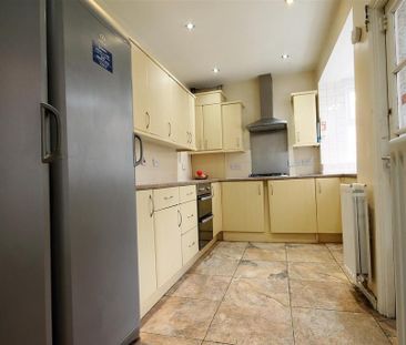 5 bedroom terraced house to rent - Photo 3