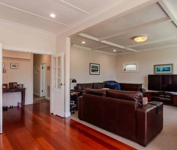 Sunny 3 bedroom home in Karori - Photo 1
