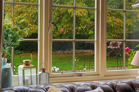 5 bedroom detached house to rent - Photo 3