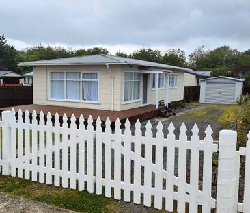 Fully fenced 3 bedroom family home in pukekohe - Photo 2