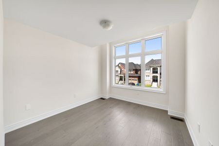 For Lease - 261 Seaview Heights, East Gwillimbury, Ontario - Photo 5