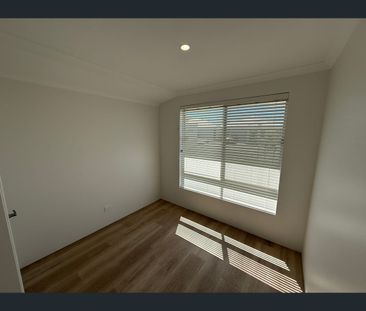 6b Gambier Gr, Eglinton, WA 6034 - Photo 1