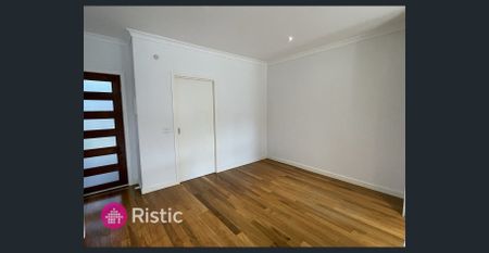 Location, location, location! - Photo 5