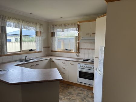 2/124a North Fenton Street, Devonport TAS 7310 - Photo 5