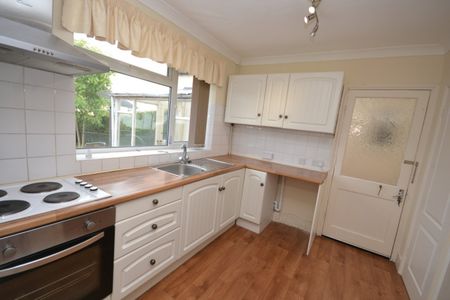 1 bed Semi-Detached House for Rent - Photo 3