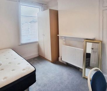4 bedroom terraced house to rent - Photo 1