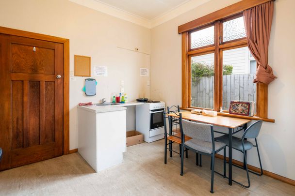 Cornhill Street - Available 2026 - Internet Included - Fully Furnished - Photo 1