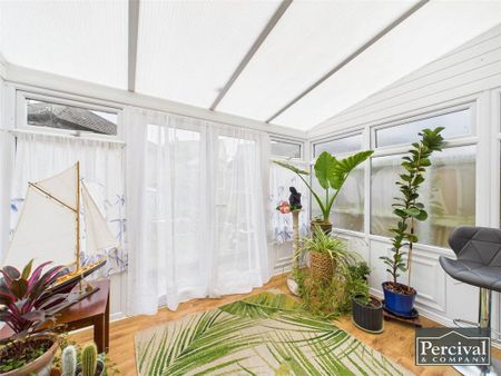 2 bedroom end of terrace house to rent - Photo 2