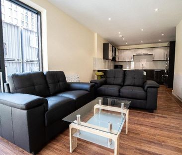 3 bedroom flat to rent - Photo 5