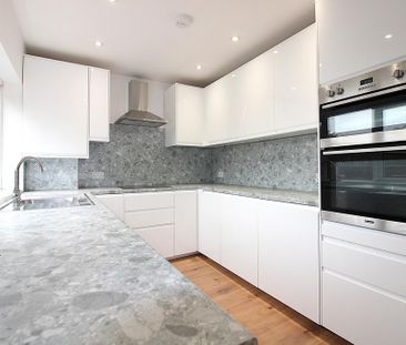 3 bedroom terraced house to rent - Photo 5