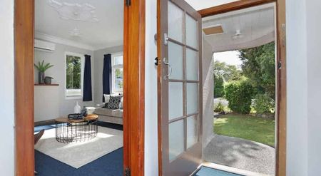 HOKOWHITU - 3 BEDROOM - Photo 5