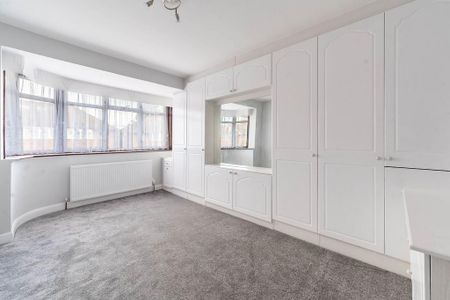 3 bedroom semi-detached house to rent - Photo 5