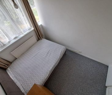 6 bedroom house to rent - Photo 3