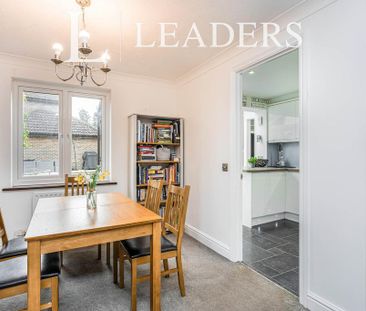 4 bedroom detached house to rent - Photo 4