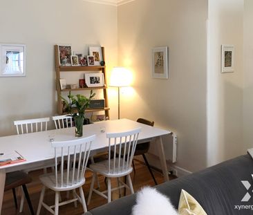 Charming 3-Bedroom Townhouse in Elwood! - Photo 2