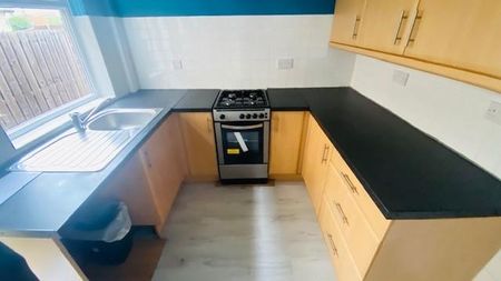 2 bedroom house to rent - Photo 3