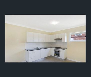 Conveniently located granny flat!!! - Photo 6