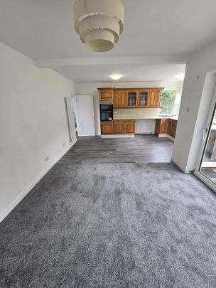 3 bedroom bungalow to rent - Photo 1