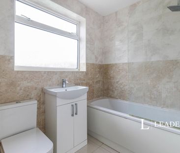 3 bedroom house to rent Cherry Close, Banstead, SM7 - Photo 3