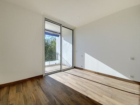 Location Appartement 3 pièces 70m² AJACCIO 20000 - Photo 2