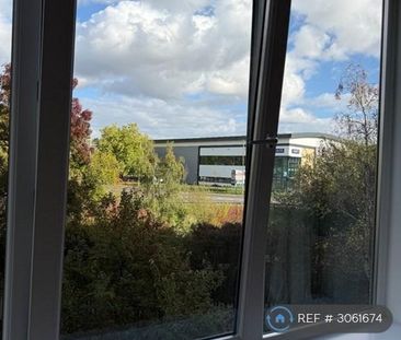 2 bedroom flat to rent - Photo 2