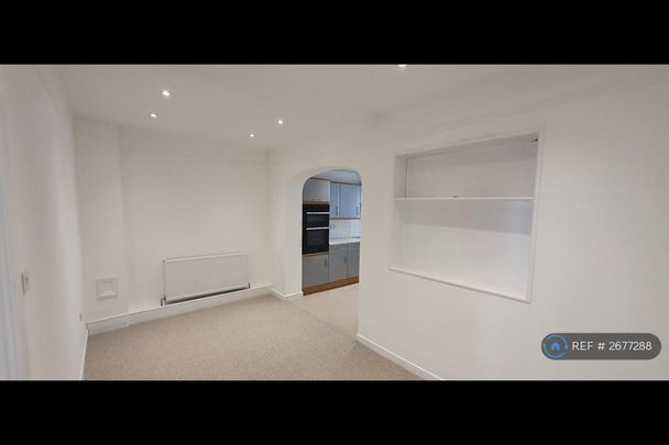 2 bedroom terraced house to rent - Photo 1