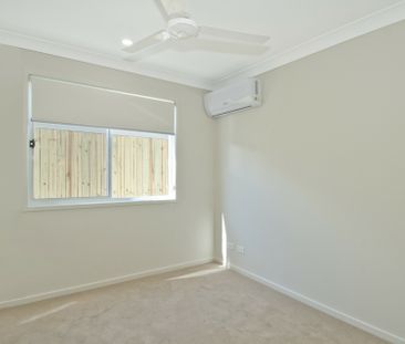 Cute as a Button! - Photo 2