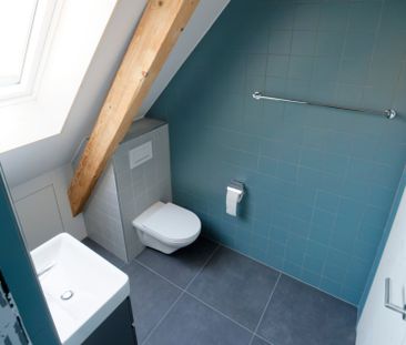 Stilvolle Dachwohnung im sanierten Altbau - Photo 1