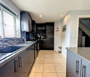 Sovereign Gardens, Miskin, PONTYCLUN - Photo 1