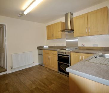 2 bedroom terraced house to rent - Photo 5