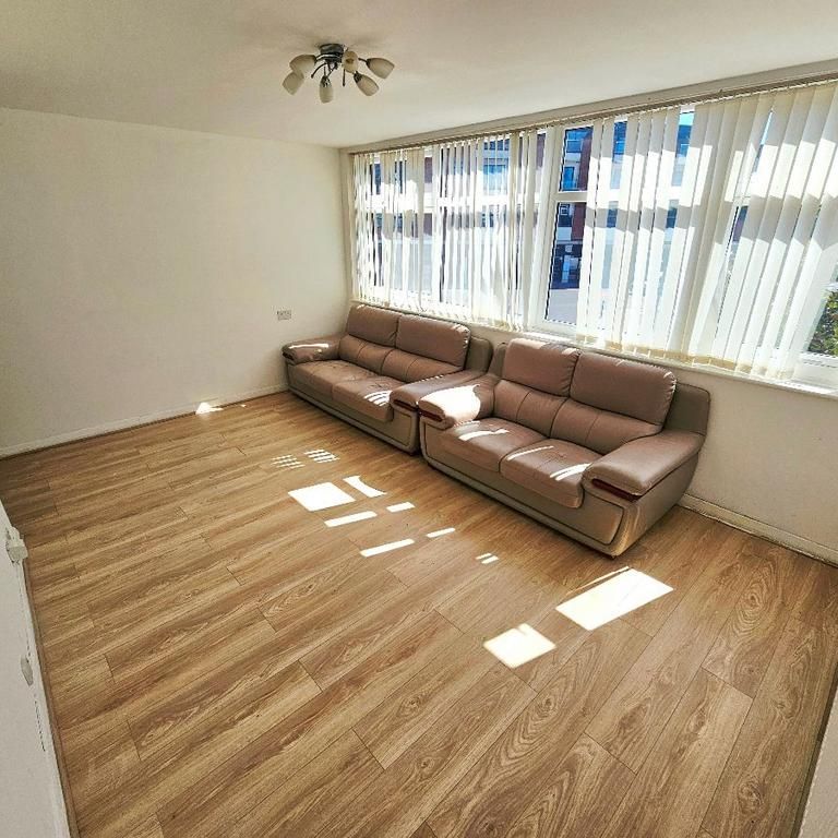 2 bedroom flat to rent - Photo 1