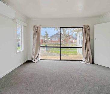 ROSLYN - 3 BEDROOM - Photo 4