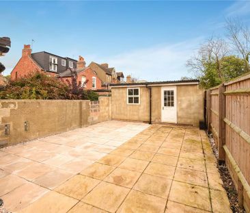 1 bedroom in a house share to rent - Photo 2