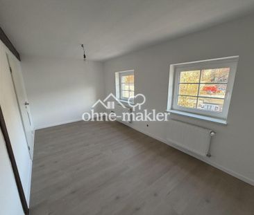 Schöne 3-Raum Dachgeschosswohnung mit zwei Keller und zwei Stellplä... - Foto 4