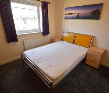 4 bedroom townhouse to rent - Photo 4