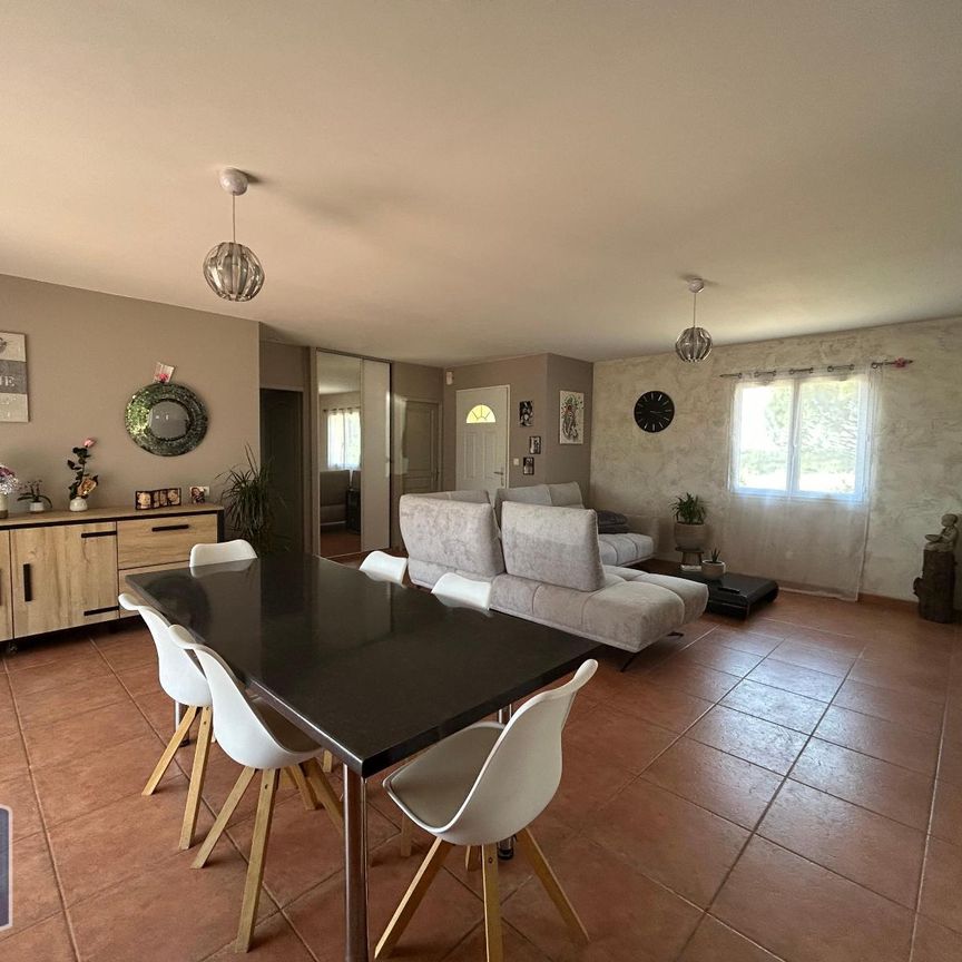 Location Maison 4 pièces 93m² MONCLAR DE QUERCY 82230 - Photo 1