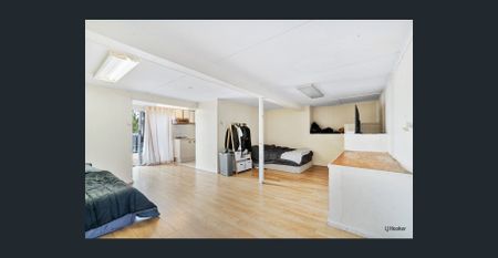 Dual Living Home With Pool! - Photo 5