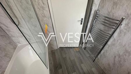 4 bedroom semi-detached house to rent - Photo 5