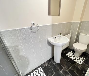 2 bedroom semi-detached house to rent - Photo 3