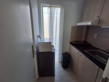 Studio/Γκαρσονιέρα για ενοικίαση Κέντρο (Παλαιά Φώκαια) - Φωτογραφία 2