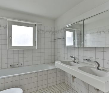 Zentrale, grosszügige 4½-Zimmerwohnung - Foto 2